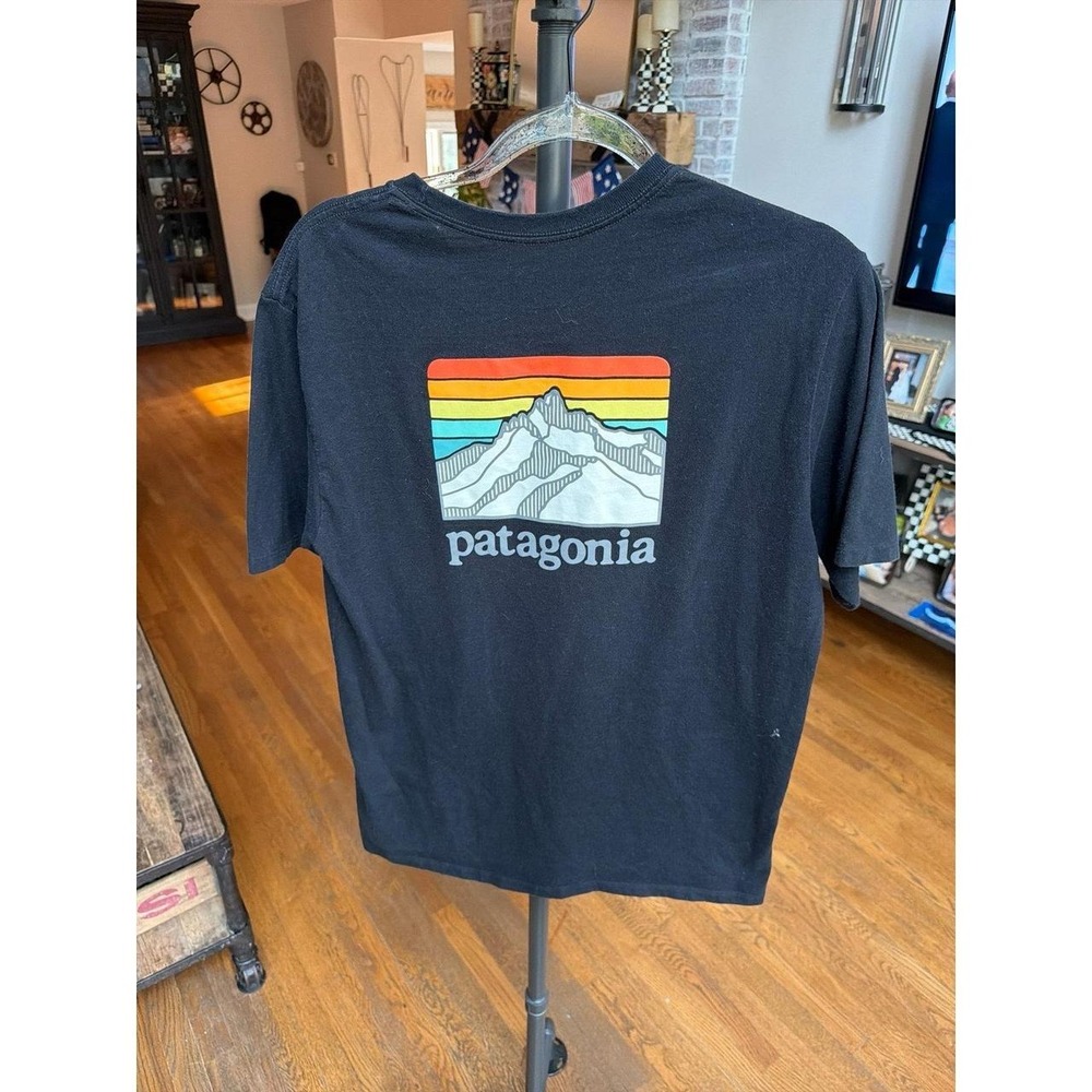 Patagonia Men's Line Logo Ridge Pocket Responsibili-Tee in black small
